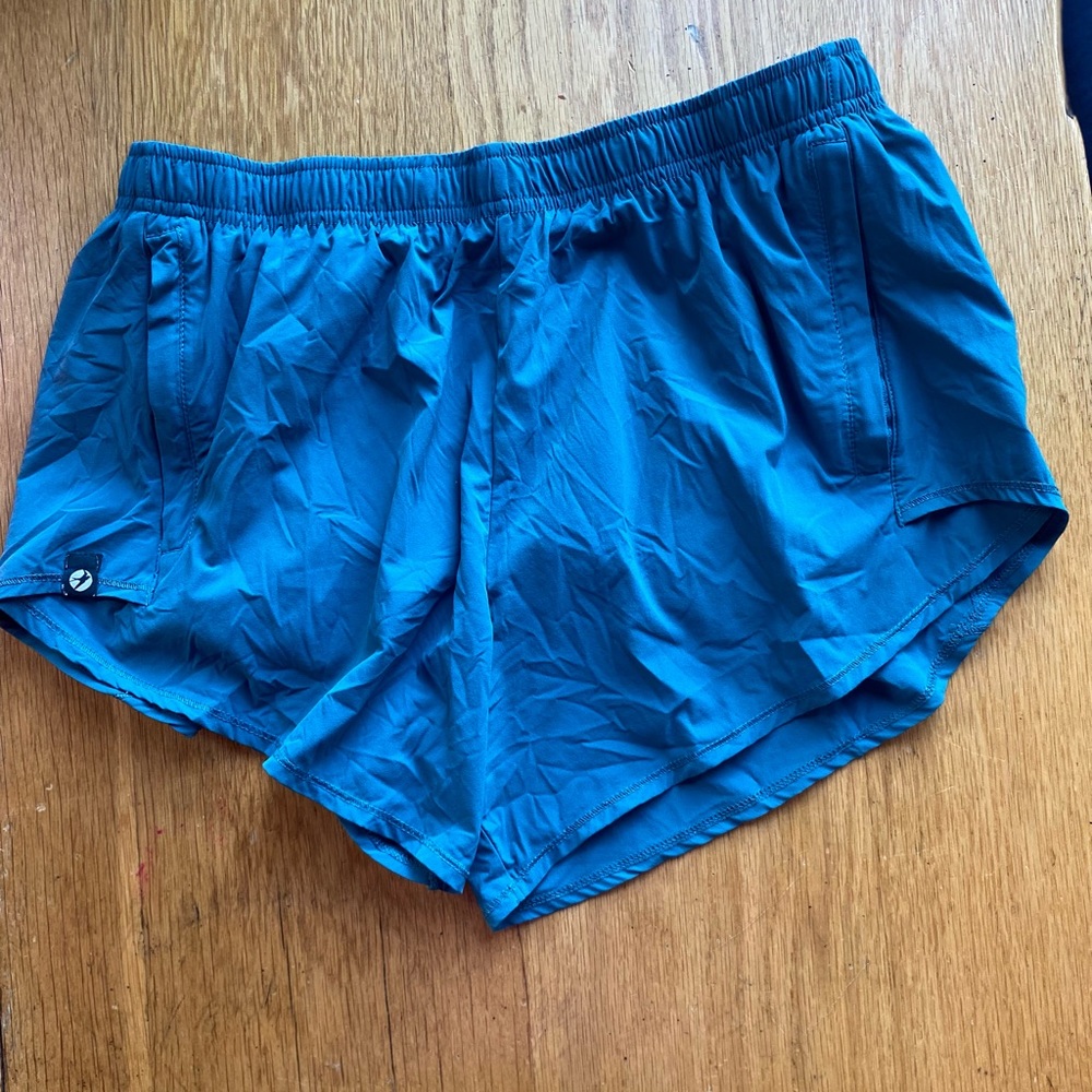 women’s oiselle shorts, worn once great quality, size 6
